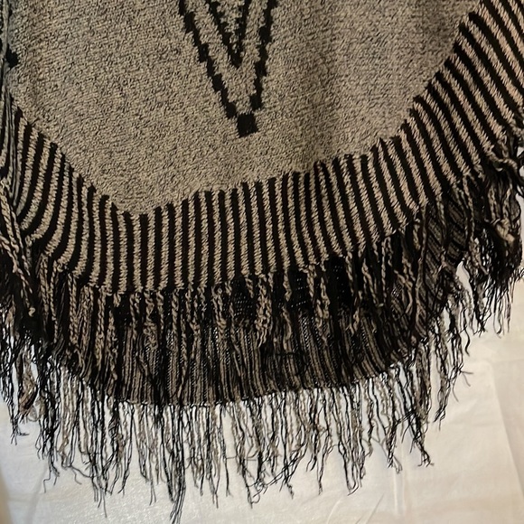 Warm Poncho Super Cute - Picture 3 of 4